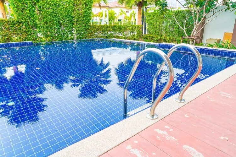 Linces pool - How to Maintain a Pool in Florida’s Climate