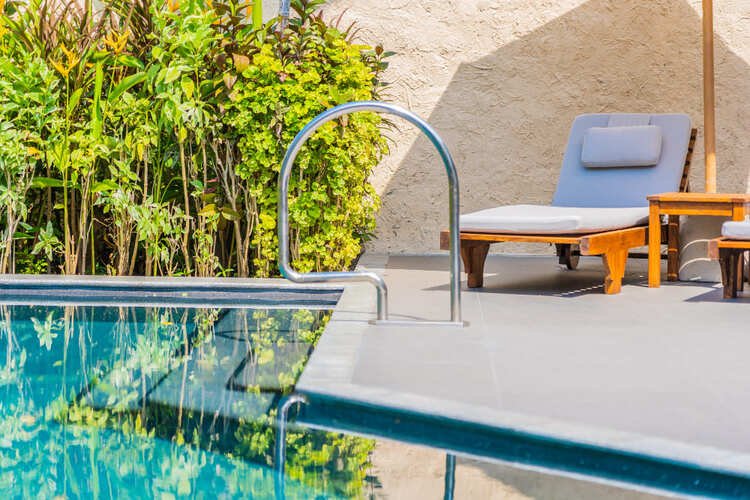 Linces pool - How Rain Affects Your Pool in South Florida (And What You Should Do)