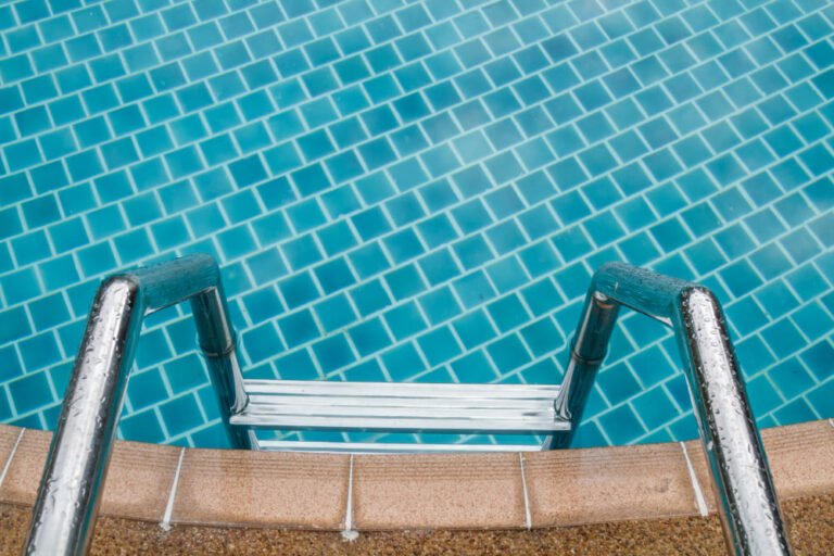 linces pool - Why Your Pool Is Losing Water (Leak or Evaporation) How to Tell
