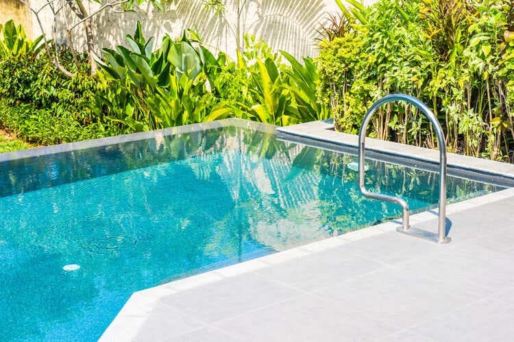 Linces pool - Pool Cleaning Service in Boca Raton, FL Complete Homeowner Guide