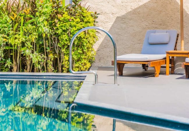 Linces pool - How Rain Affects Your Pool in South Florida (And What You Should Do)