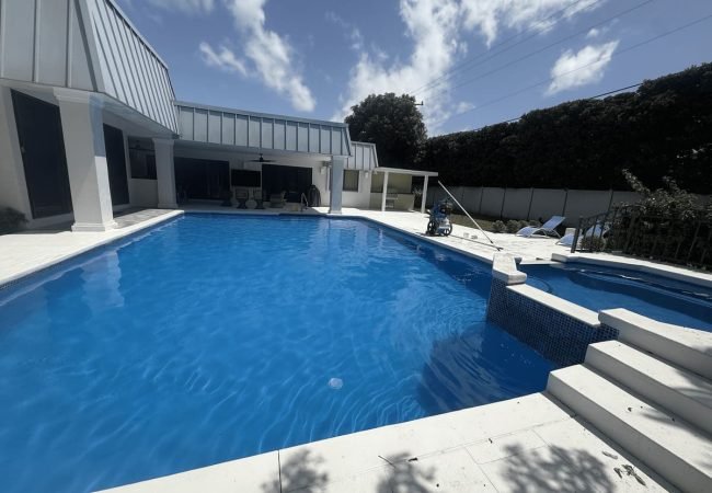 linces pool - Why Your Pool Water Gets Cloudy (And How to Fix It)